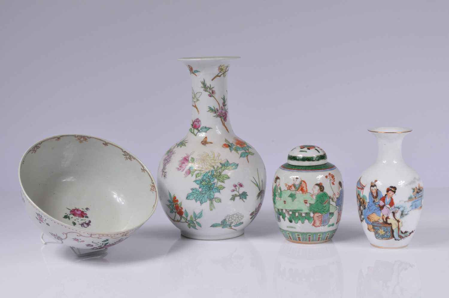 Lot 71 - Four items of Chinese porcelain