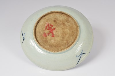 Lot 78 - A group of Chinese and Japanese and Far Eastern porcelain items
