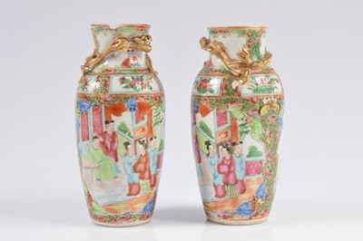 Lot 87 - Six antique and 20th century Chinese porcelain items