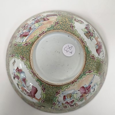 Lot 88 - A late 19th century or early 20th century Chinese Cantonese porcelain bowl