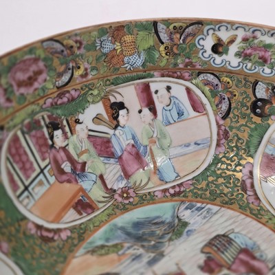 Lot 88 - A late 19th century or early 20th century Chinese Cantonese porcelain bowl