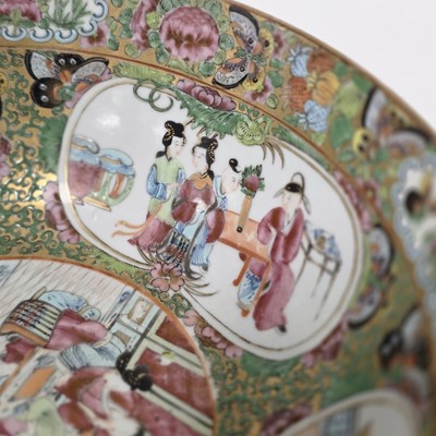 Lot 88 - A late 19th century or early 20th century Chinese Cantonese porcelain bowl