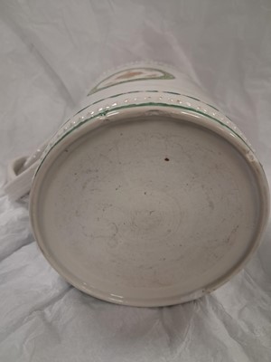 Lot 89 - Seven various Chinese porcelain items