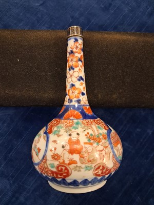 Lot 89 - Seven various Chinese porcelain items