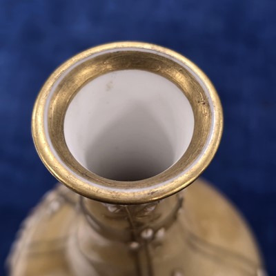 Lot 112 - An early 20th century KPM porcelain vase
