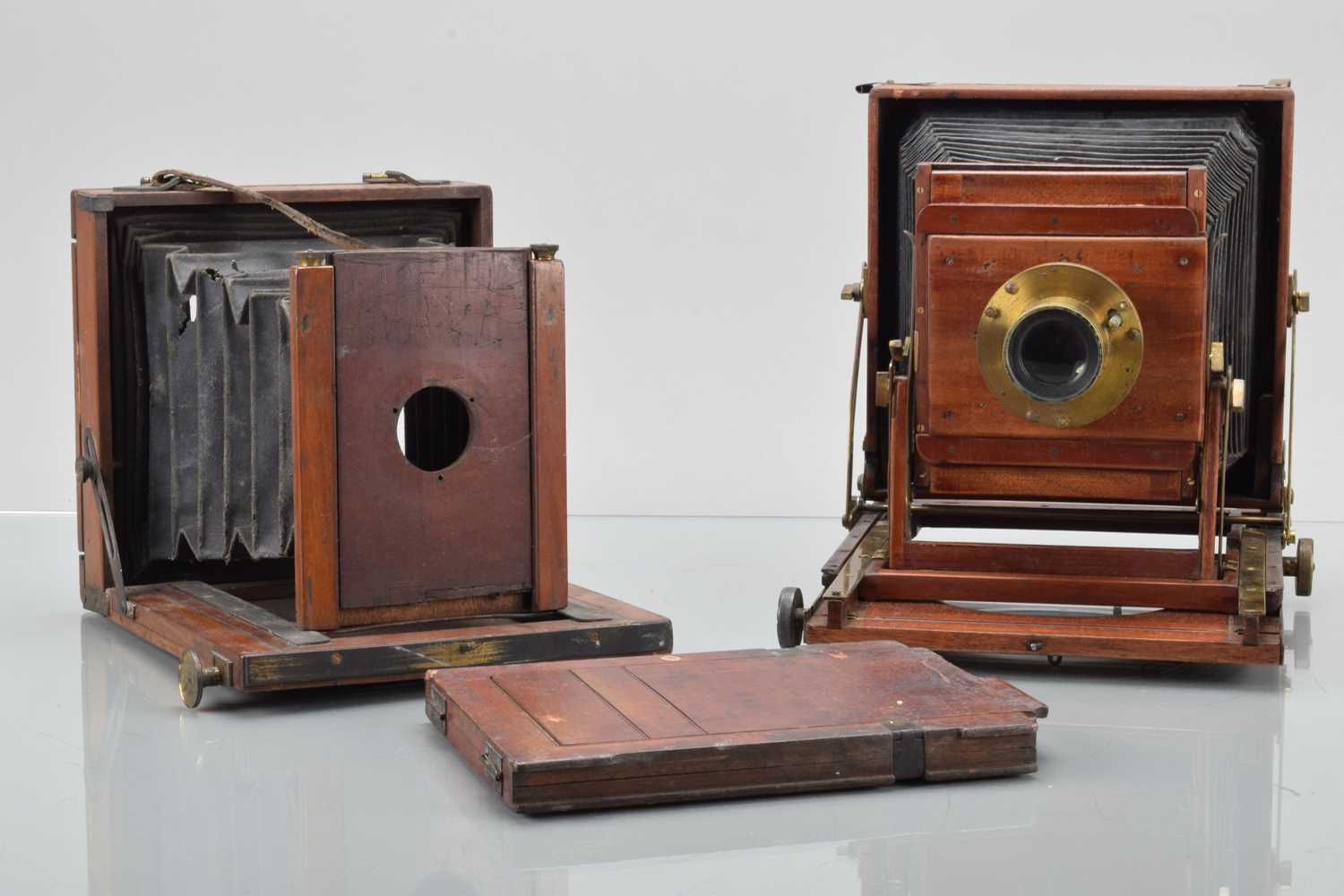 Lot 8 - A Thorton Pickard Imperial Tripple Extension Mahogany & Brass Field Camera